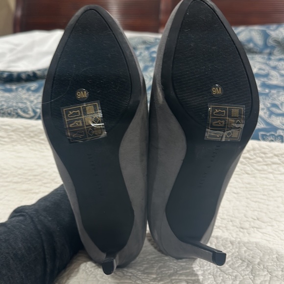 NEW Kelly & Katie Gray Booties - Picture 5 of 7